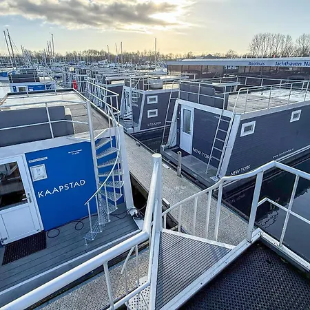 Botel Bob Ross Naarden