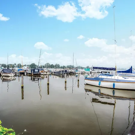 Botel Bob Ross Naarden