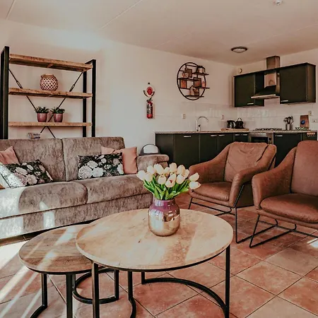 Botel Bob Ross