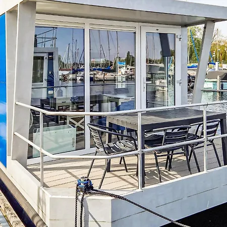 Bob Ross 보트호텔 4*