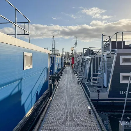 보트호텔 Bob Ross 4*